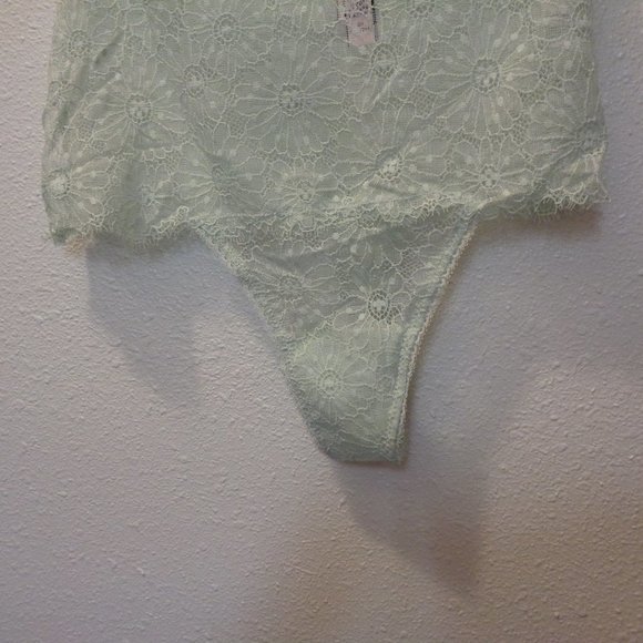 VICTORIA'S Secret High Waisted High Rise Lace Thong Green Panties Size Medium - Picture 8 of 11